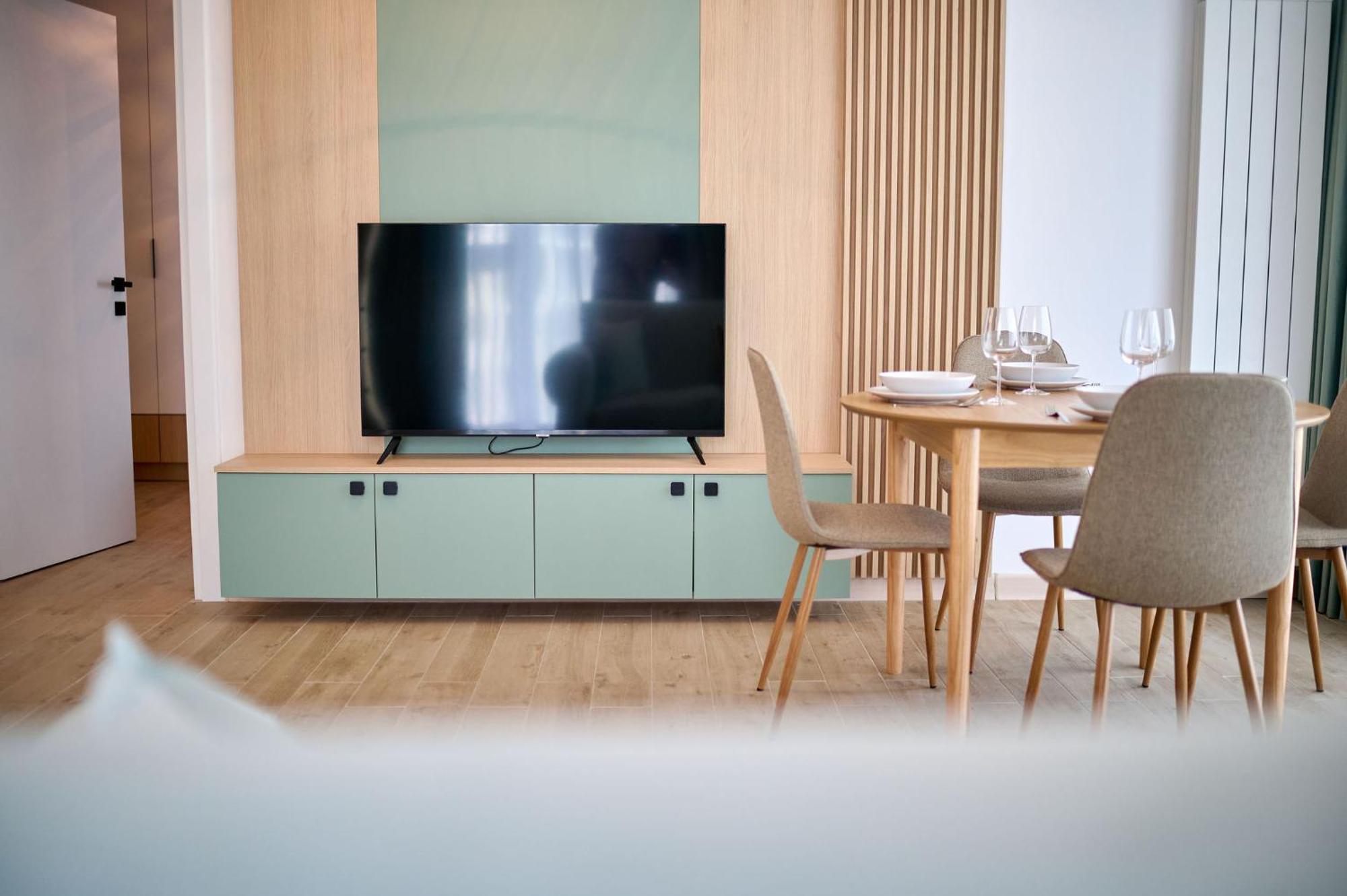 Summer Residence Apartment In Infinity Beach Resort - Parking Mamaia Bagian luar foto