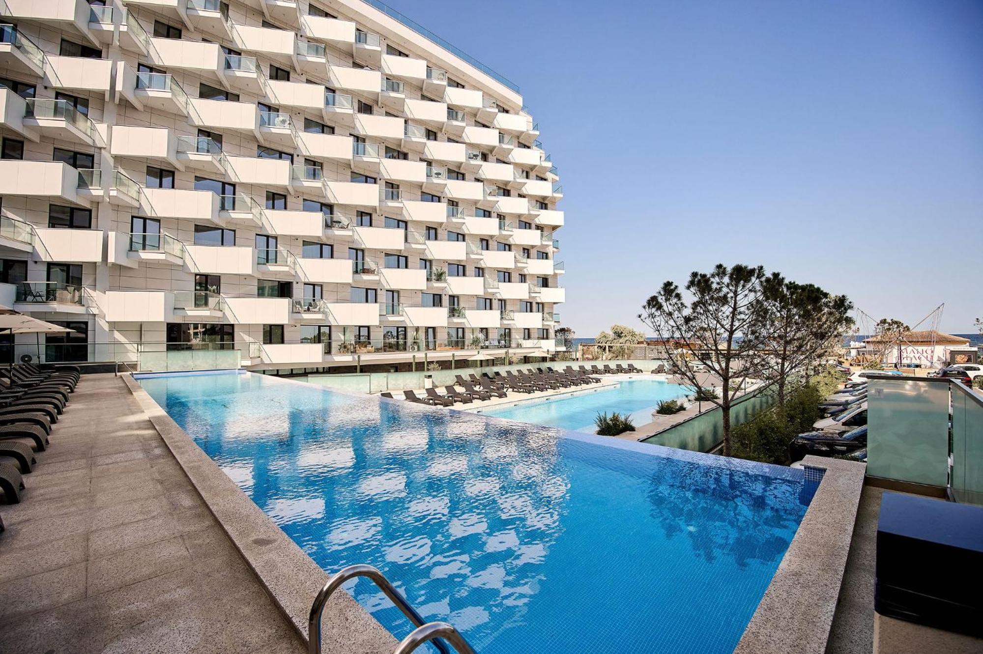 Summer Residence Apartment In Infinity Beach Resort - Parking Mamaia Bagian luar foto