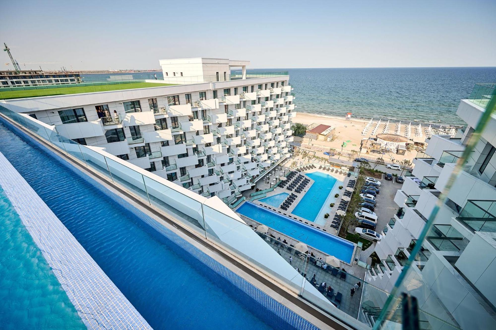 Summer Residence Apartment In Infinity Beach Resort - Parking Mamaia Bagian luar foto