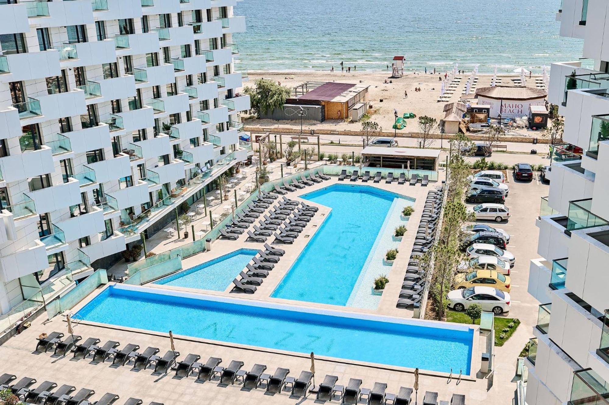Summer Residence Apartment In Infinity Beach Resort - Parking Mamaia Bagian luar foto