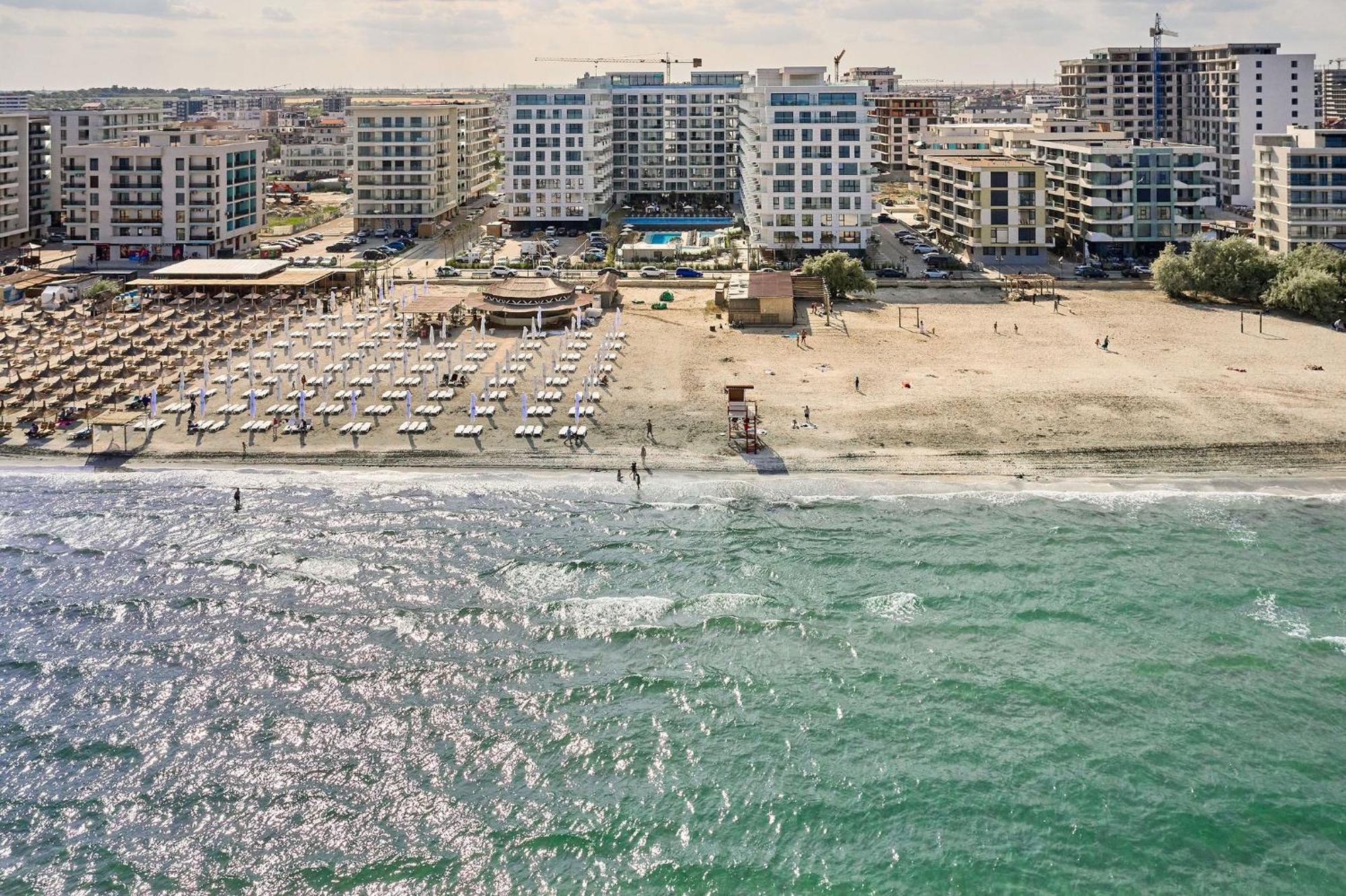 Summer Residence Apartment In Infinity Beach Resort - Parking Mamaia Bagian luar foto